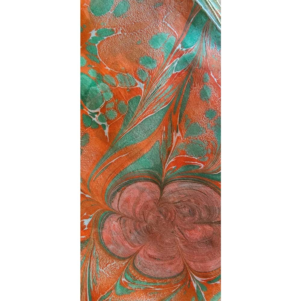 Yeşil üzerine Turuncu çiçekli İpek Ebru Fular