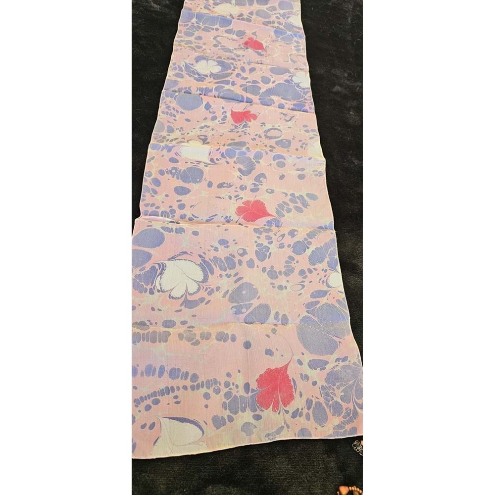 Pembe Üzerine Kırmızı Beyaz Çiçekler Ebru İpek Fular