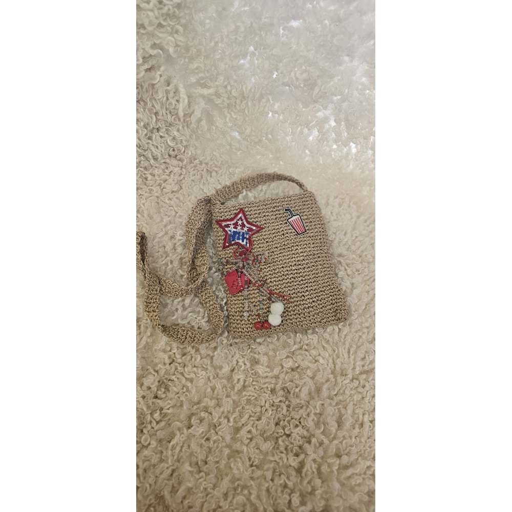 Vizon Rengi Kırmızı Nakışlar İle Süslenmiş 20x22 cm Ölçülerinde Bohem Çanta