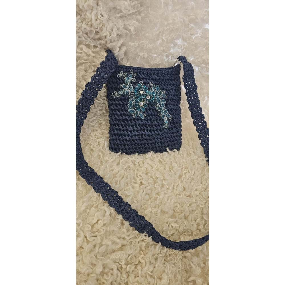 Lacivert Üzeri Taş İşlemeli Geceye Uygun Çanta