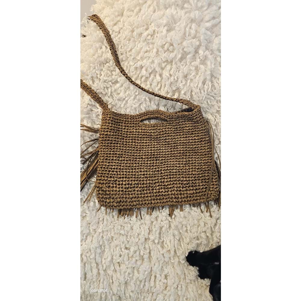 Kahverengi Taş Süslemeli El Örgüsü Püsküllü Çanta
