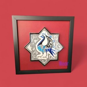 Seramik El Boyaması 30x30 Ebatlarında Tavus Kuşu Betimlemesi