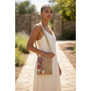 Vizon Rengi Kırmızı Nakışlar İle Süslenmiş 20x22 cm Ölçülerinde Bohem Çanta