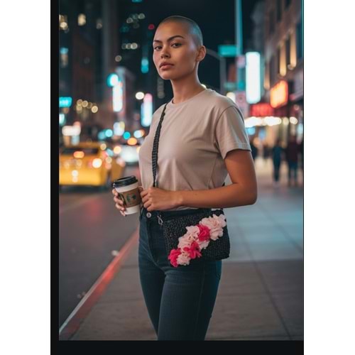 Siyah Üzerine Pembe Çiçek Tonları Bohem Çapraz Çanta