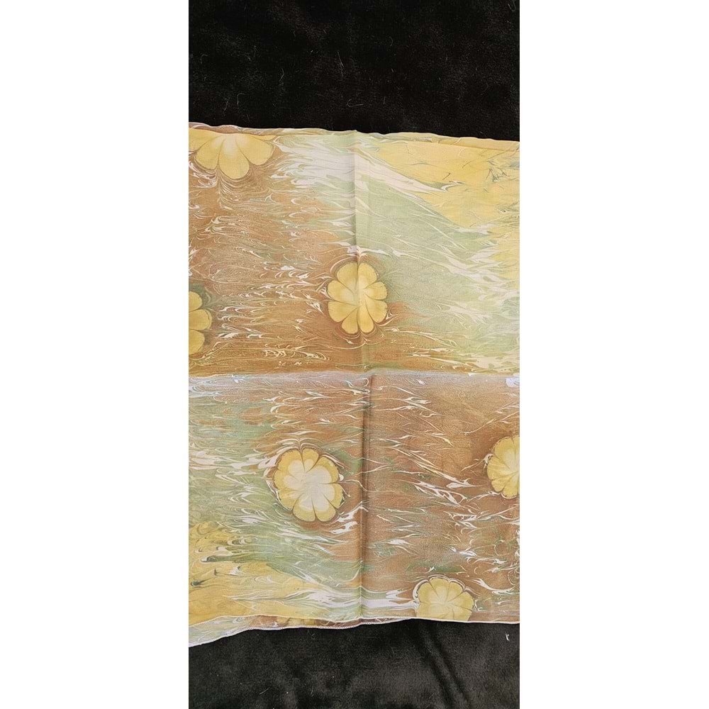 Yeşil Üzerine Sarı Çiçek Desenli Ebru İpek Fular