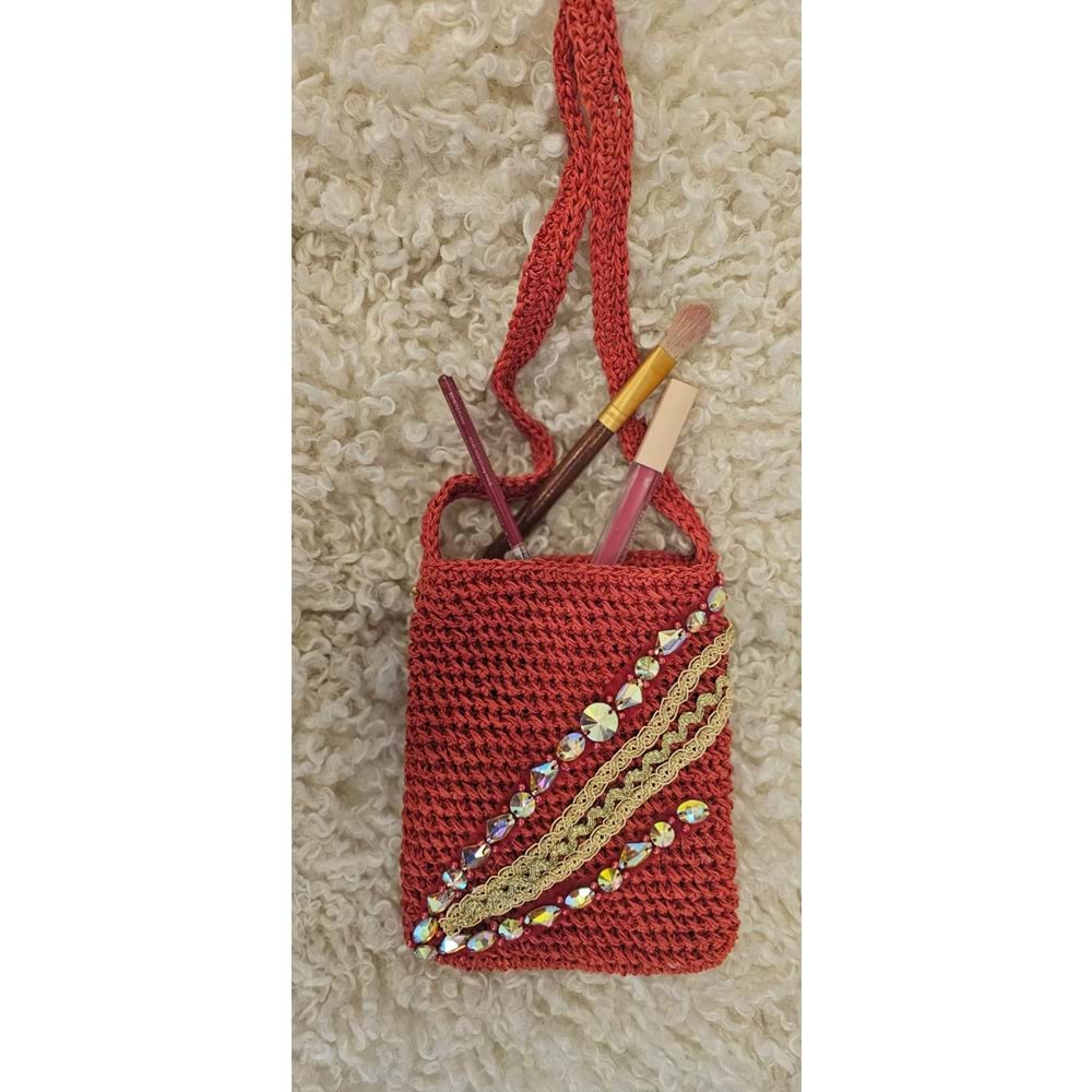 Kırmızı Tonlarında Taş ve Nakışlar İle İşlenmiş Bohem Çaprazz Çanta