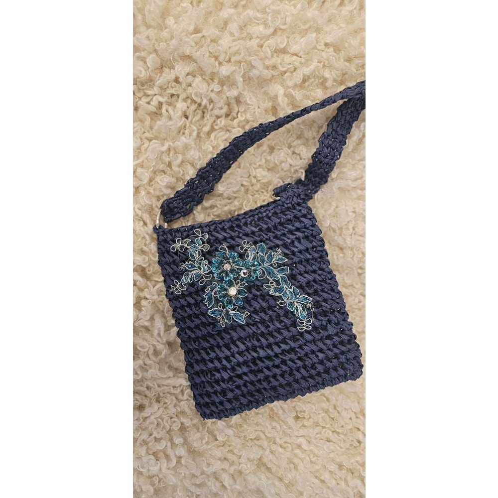Lacivert Üzeri Taş İşlemeli Geceye Uygun Çanta