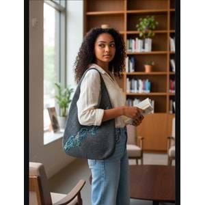 Füme Üzeri Nakışlı Şık Çanta